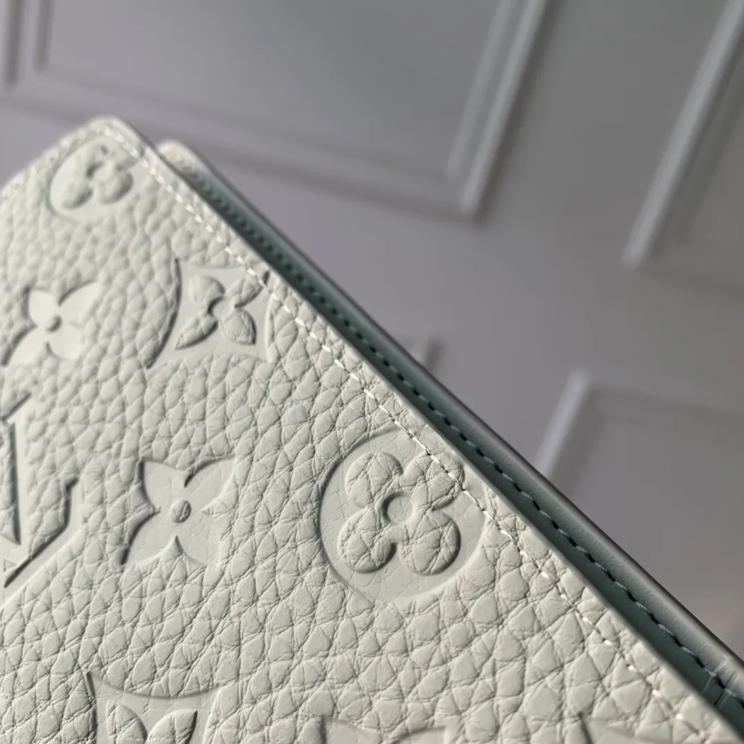 Louis Vuitton Brazza 財布 ホワイト モノグラム - 画像 (6)