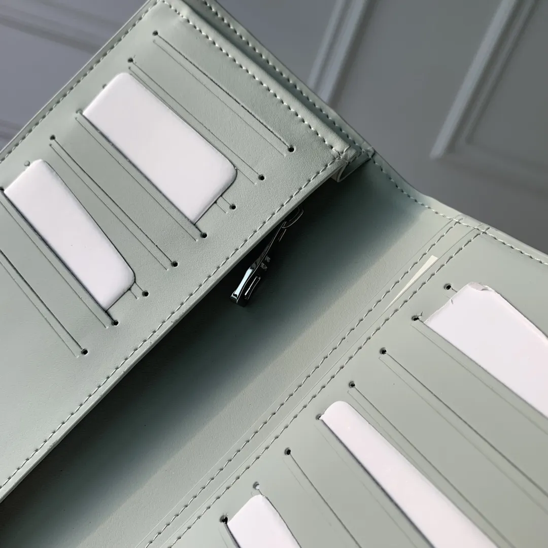 Louis Vuitton Brazza 財布 ホワイト モノグラム - 画像 (7)