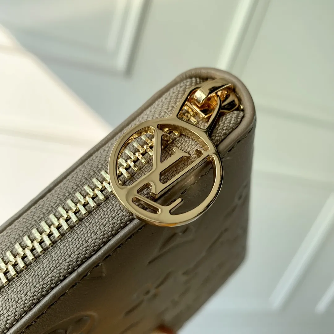 LOUIS VUITTON ベージュ Monogram ジップウォレット - 画像 (5)