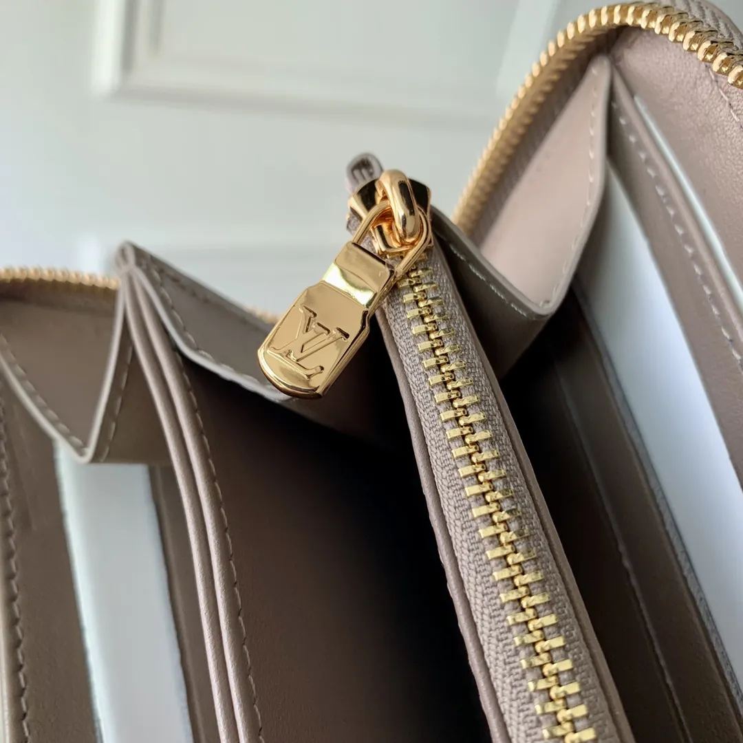 LOUIS VUITTON ベージュ Monogram ジップウォレット - 画像 (7)