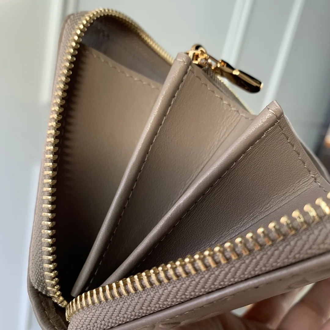 LOUIS VUITTON ベージュ Monogram ジップウォレット - 画像 (8)