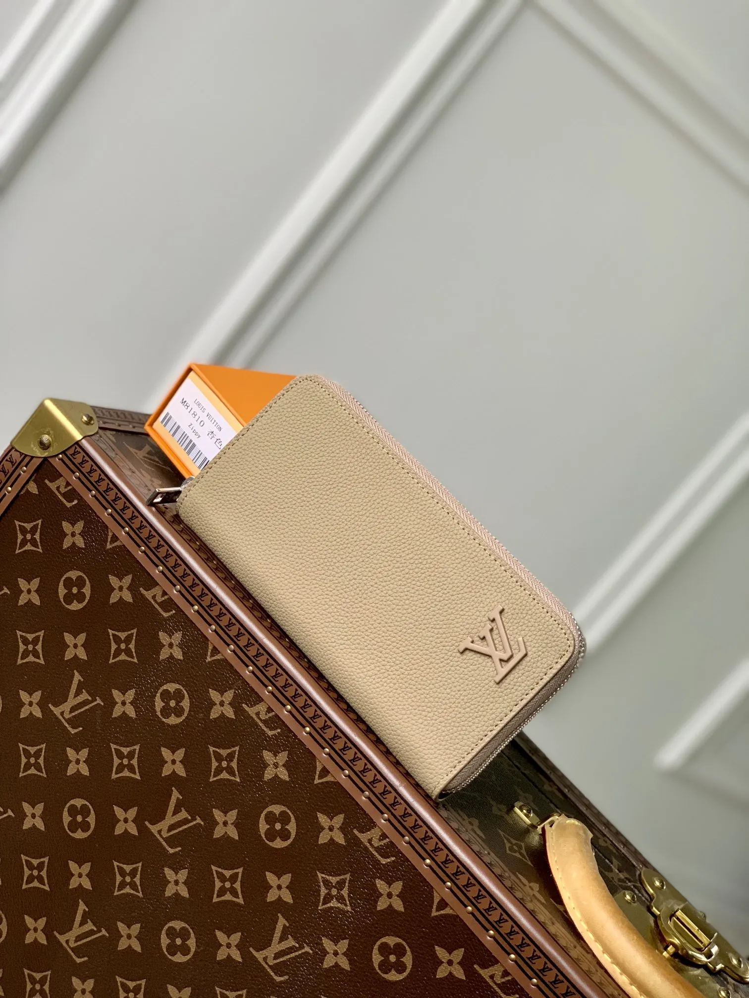 Louis Vuitton杏色Zippy Wallet Vertical