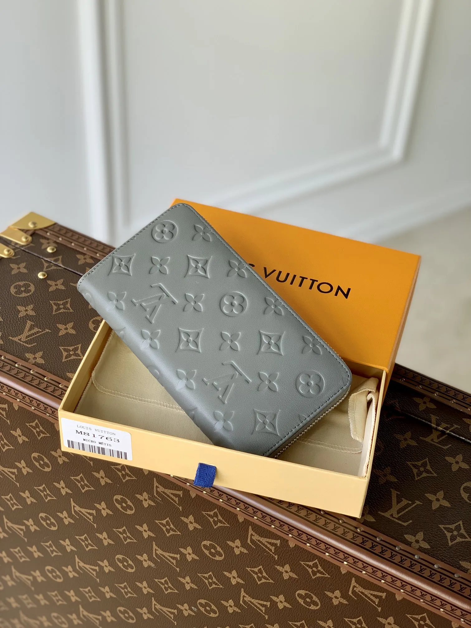 LOUIS VUITTON グレー ジップウォレット M81763 - 画像 (3)