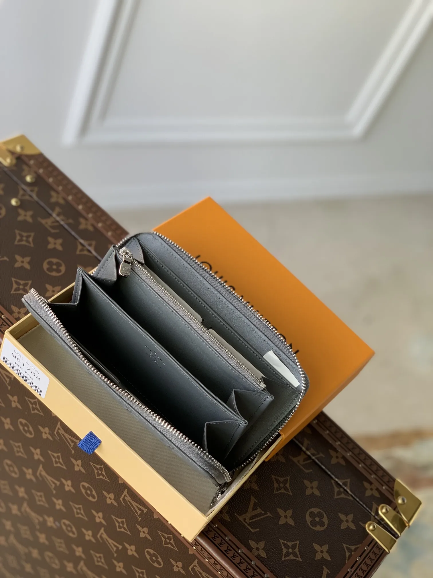 LOUIS VUITTON グレー ジップウォレット M81763 - 画像 (6)