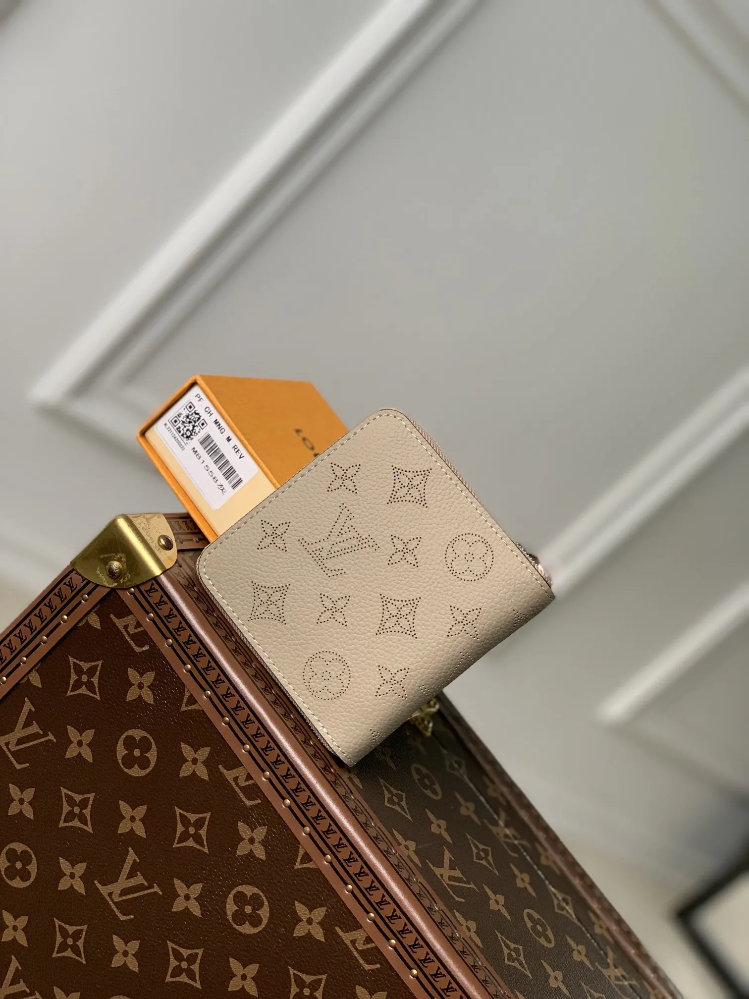 LOUIS VUITTON グレー Zippyコンパクトウォレット - 画像 (3)