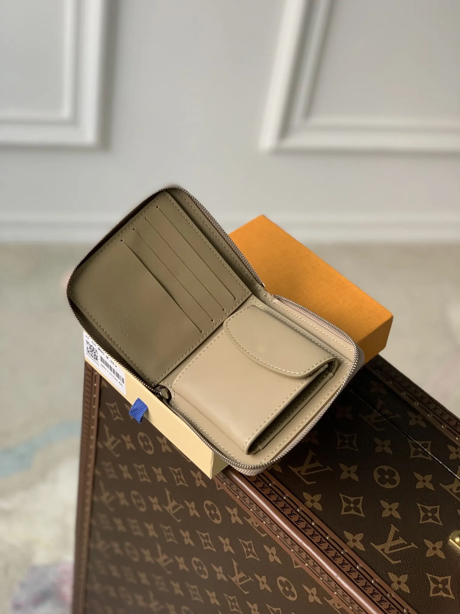 LOUIS VUITTON グレー Zippyコンパクトウォレット - 画像 (8)