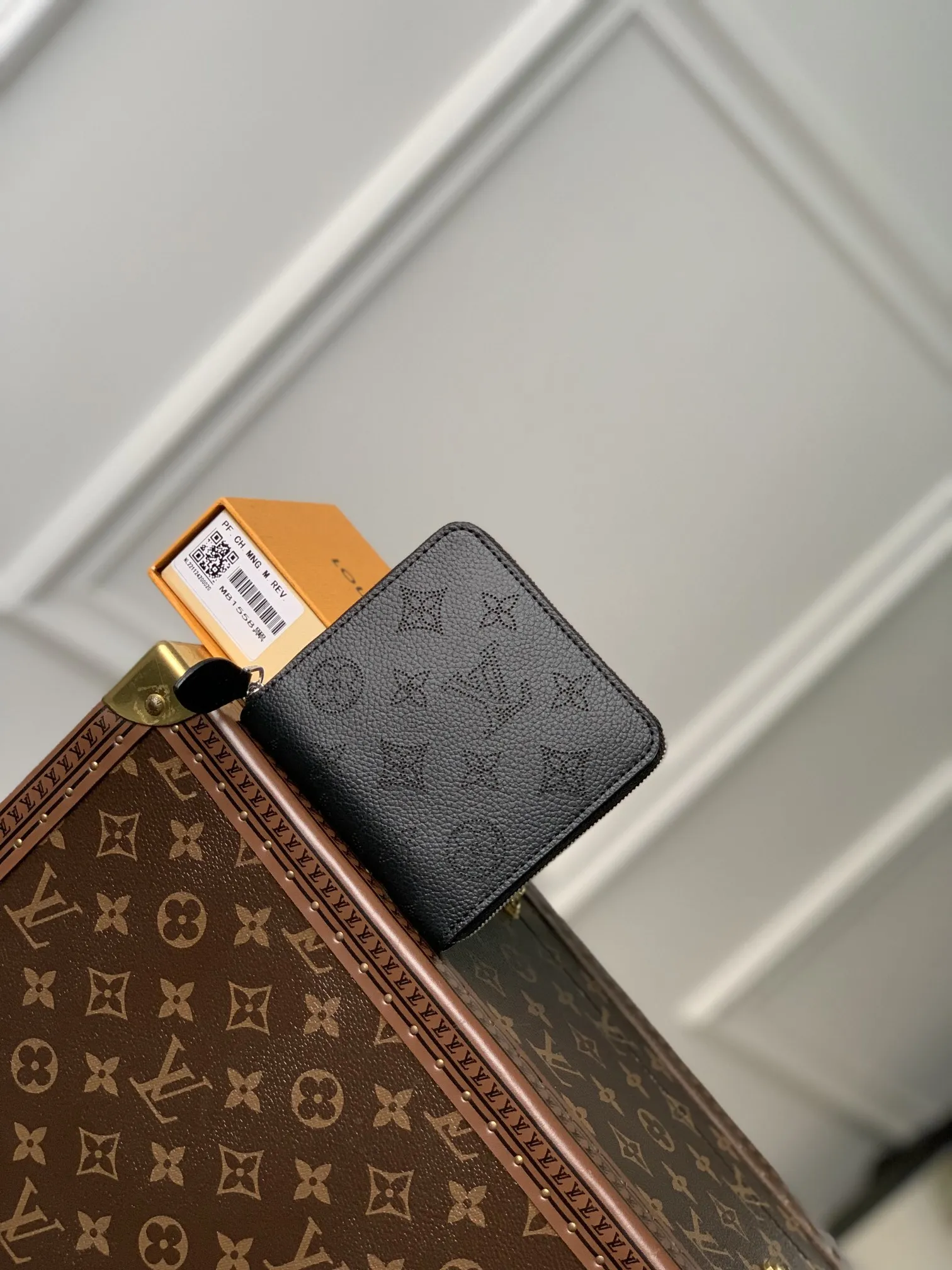 Louis Vuitton M81558 黒 Zippyコンパクト財布