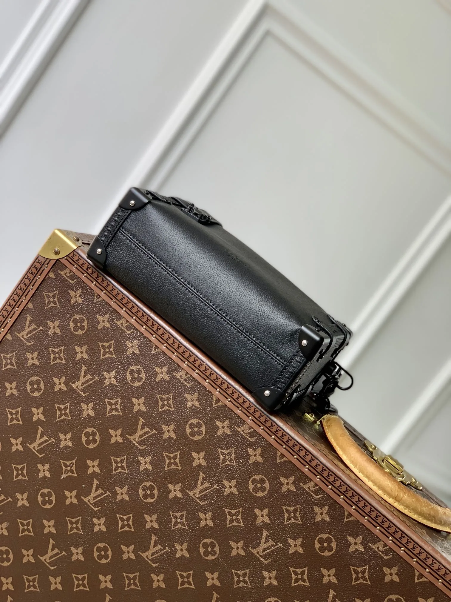 Louis Vuitton Side Trunk M24309 ブラック バッグ - 画像 (5)