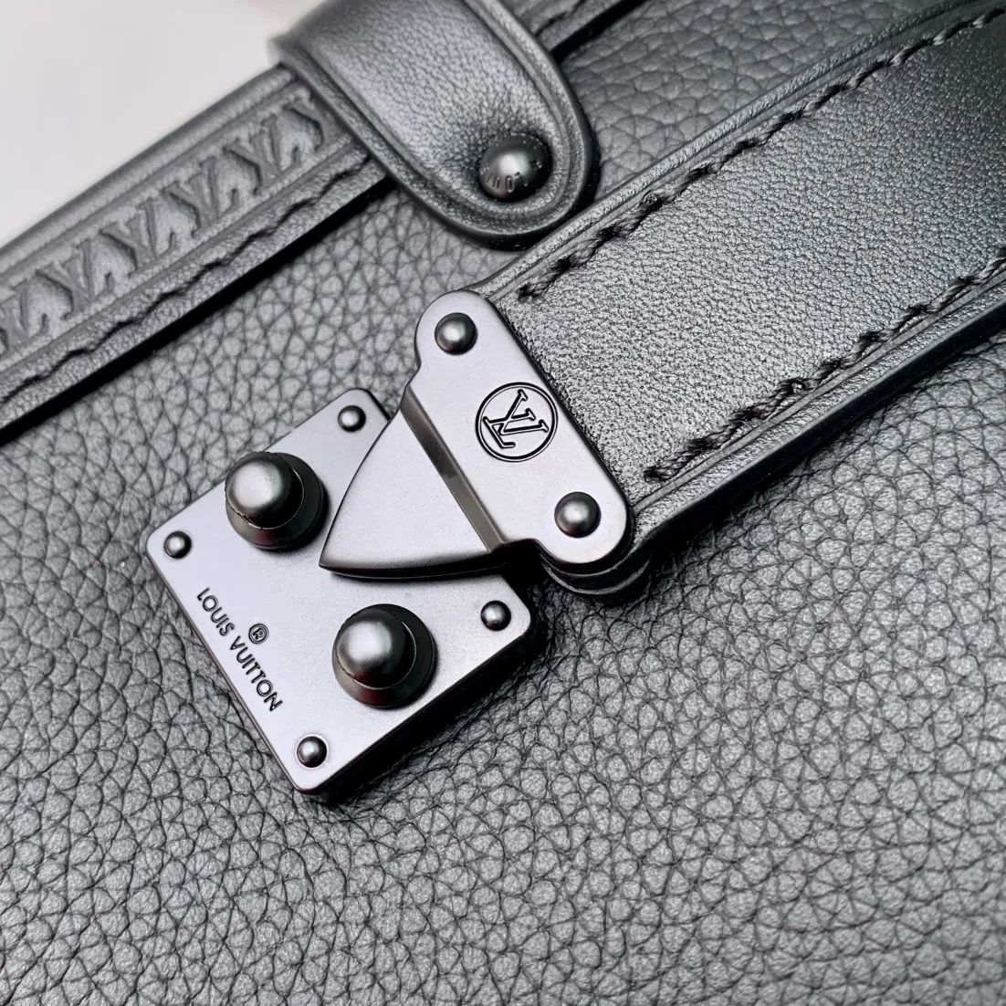 Louis Vuitton Side Trunk M24309 ブラック バッグ - 画像 (6)