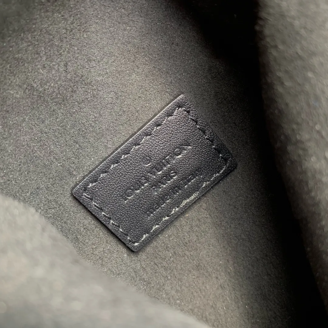 Louis Vuitton Side Trunk M24309 ブラック バッグ - 画像 (9)