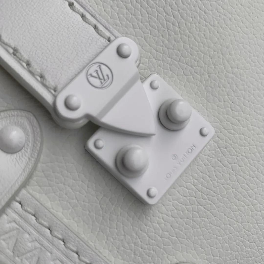 LOUIS VUITTON 白 Side Trunk 小さなハンドバッグ - 画像 (7)