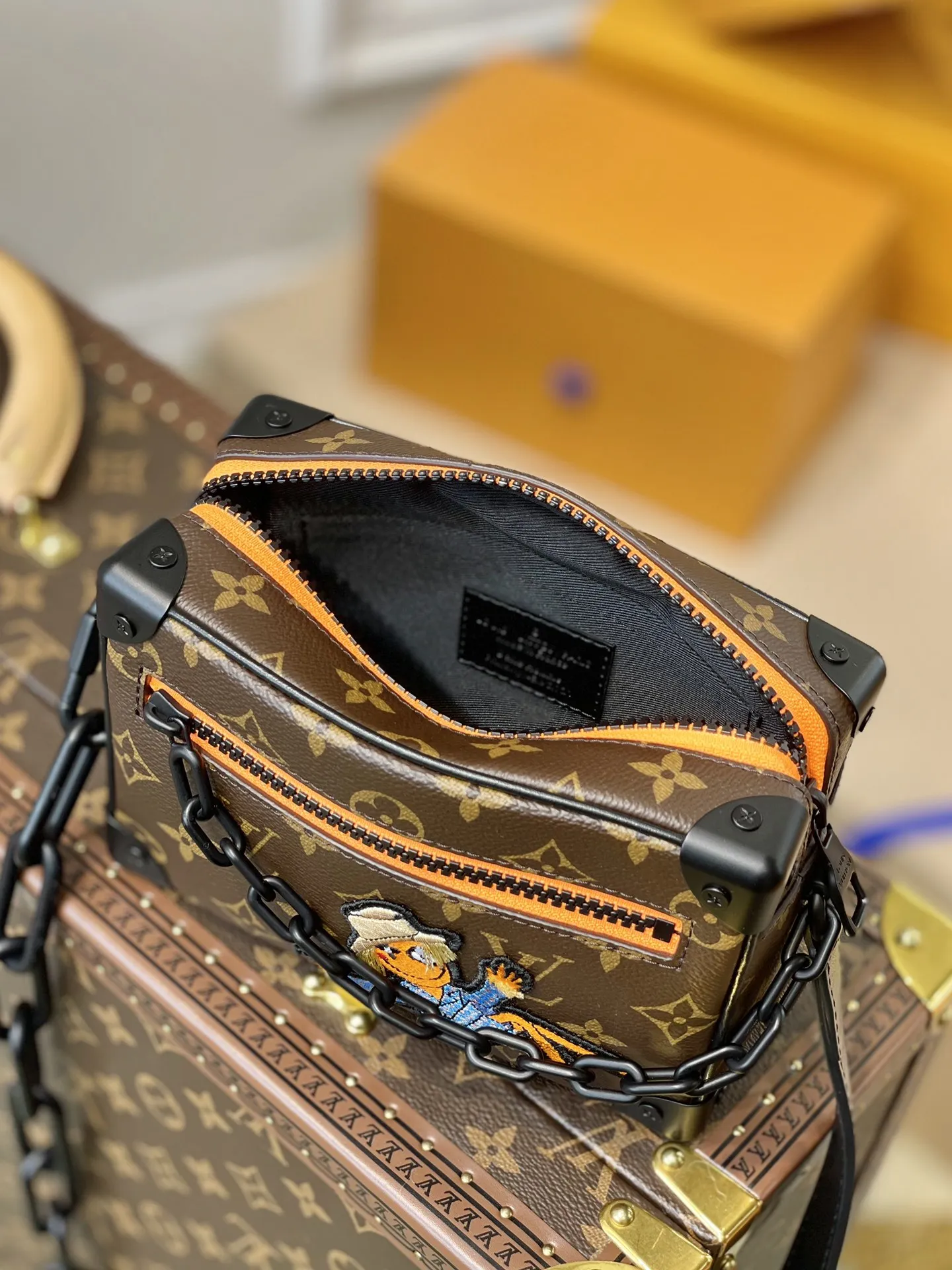 Louis Vuitton オレンジ Mini Soft Trunk ファニーパック - 画像 (10)