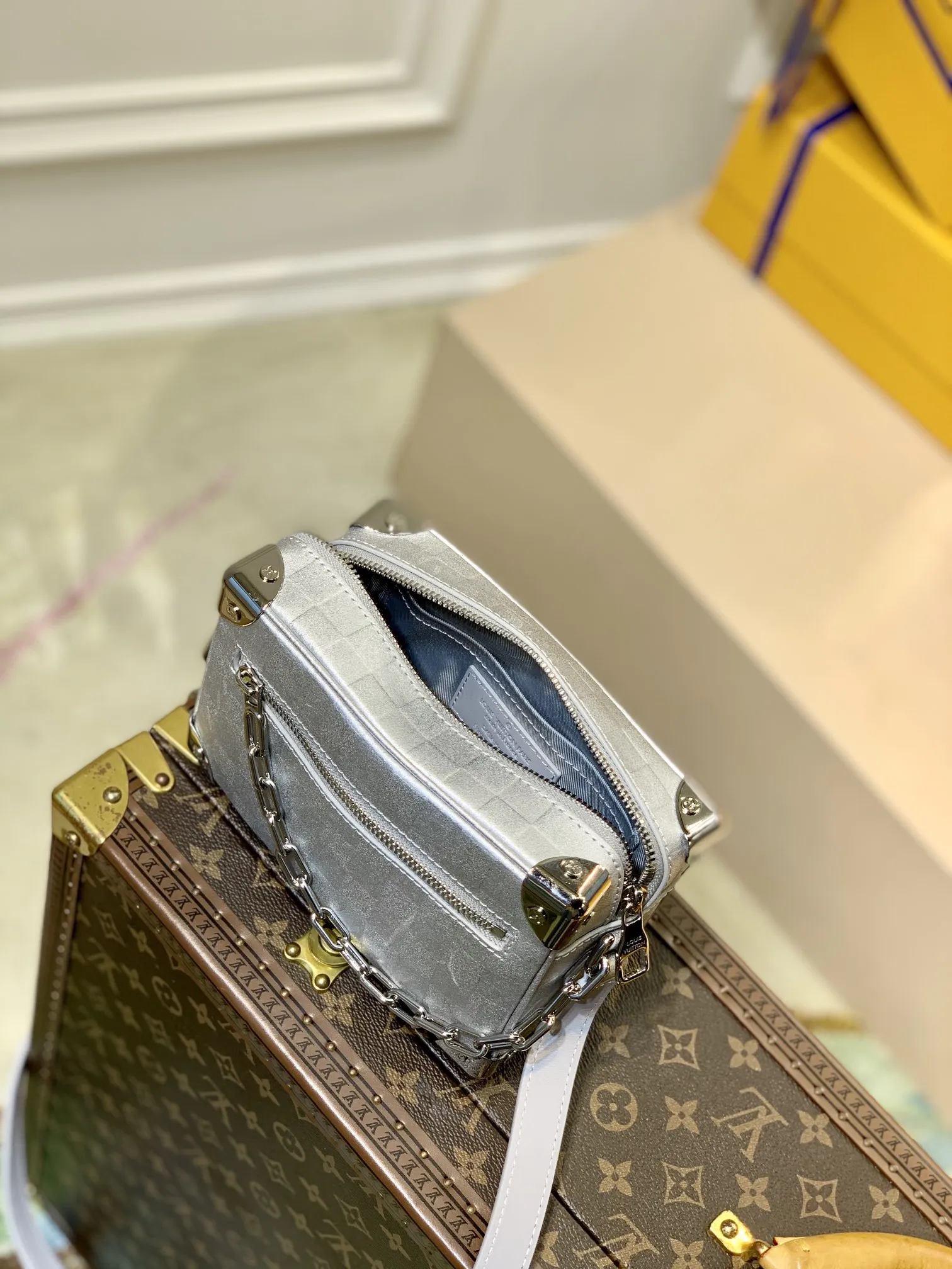 LOUIS VUITTON シルバー ダミエ ファニーパック - 画像 (8)