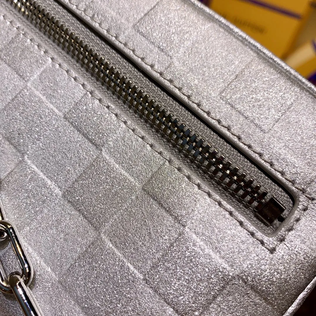 LOUIS VUITTON シルバー ダミエ ファニーパック - 画像 (10)