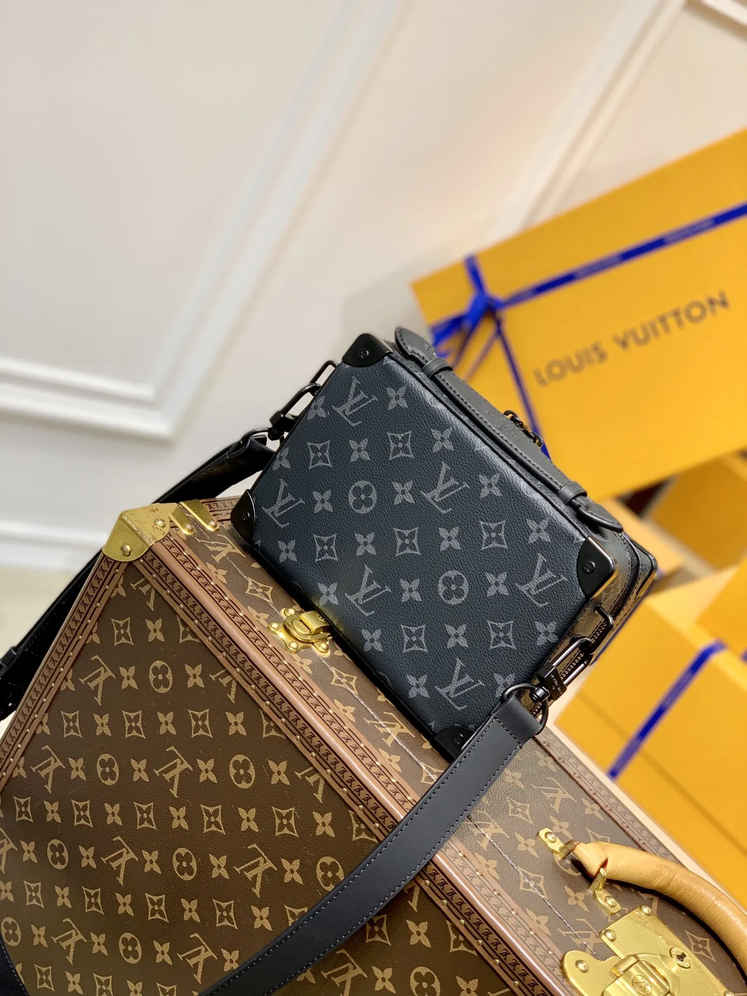 Louis Vuitton ルイヴィトン黒花ファニーパックショルダーバッグ - 画像 (3)
