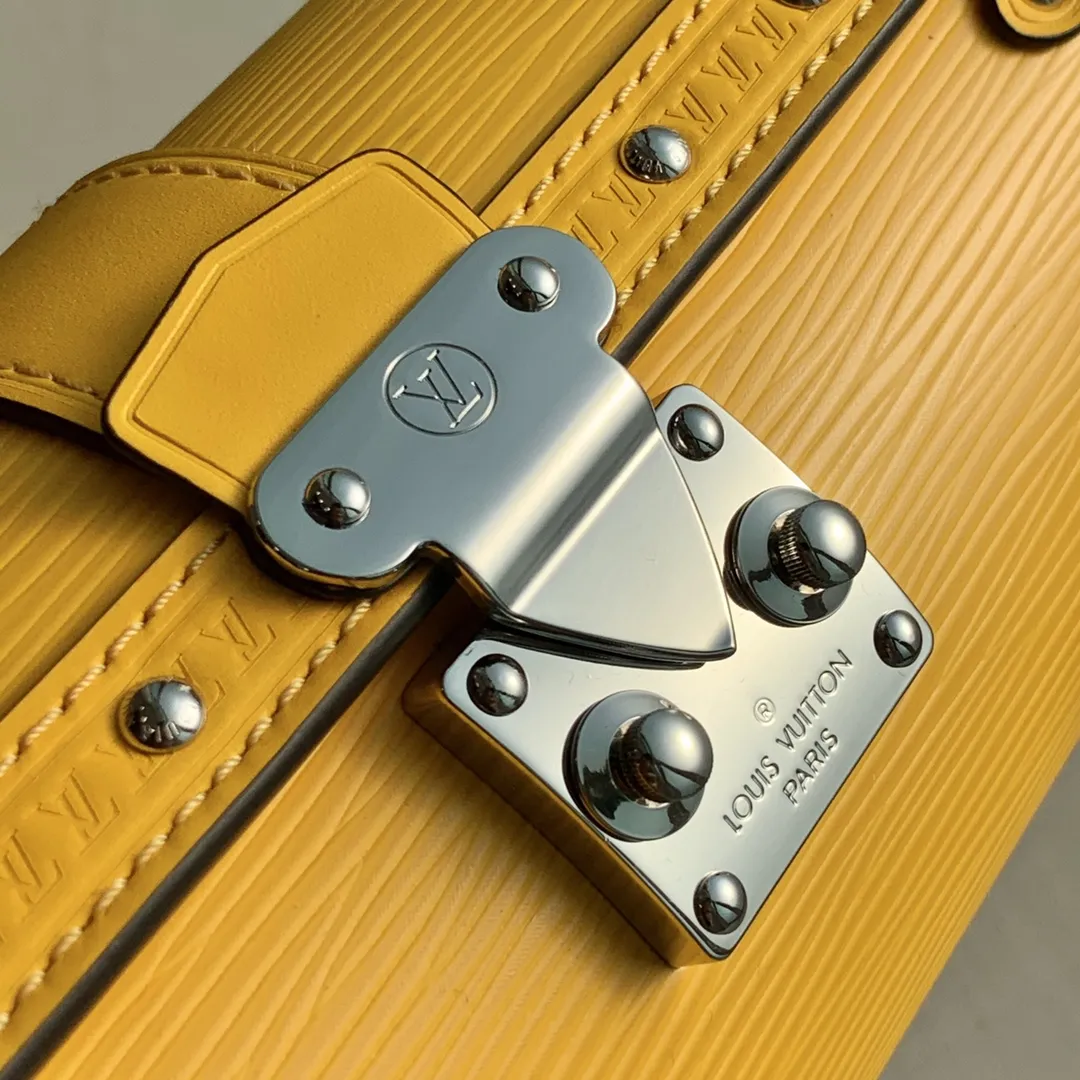 LOUIS VUITTON Papillon Trunk ファニーパック - 画像 (8)