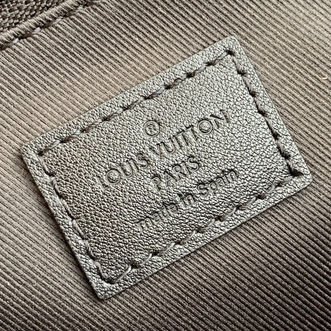 ルイヴィトン 黒 Monogram Macassar ファニーパック - 画像 (8)