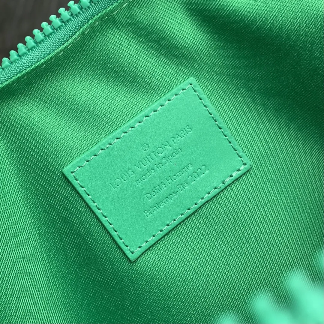 Louis Vuitton グリーン ファニーパック Handle Soft Trunk - 画像 (9)