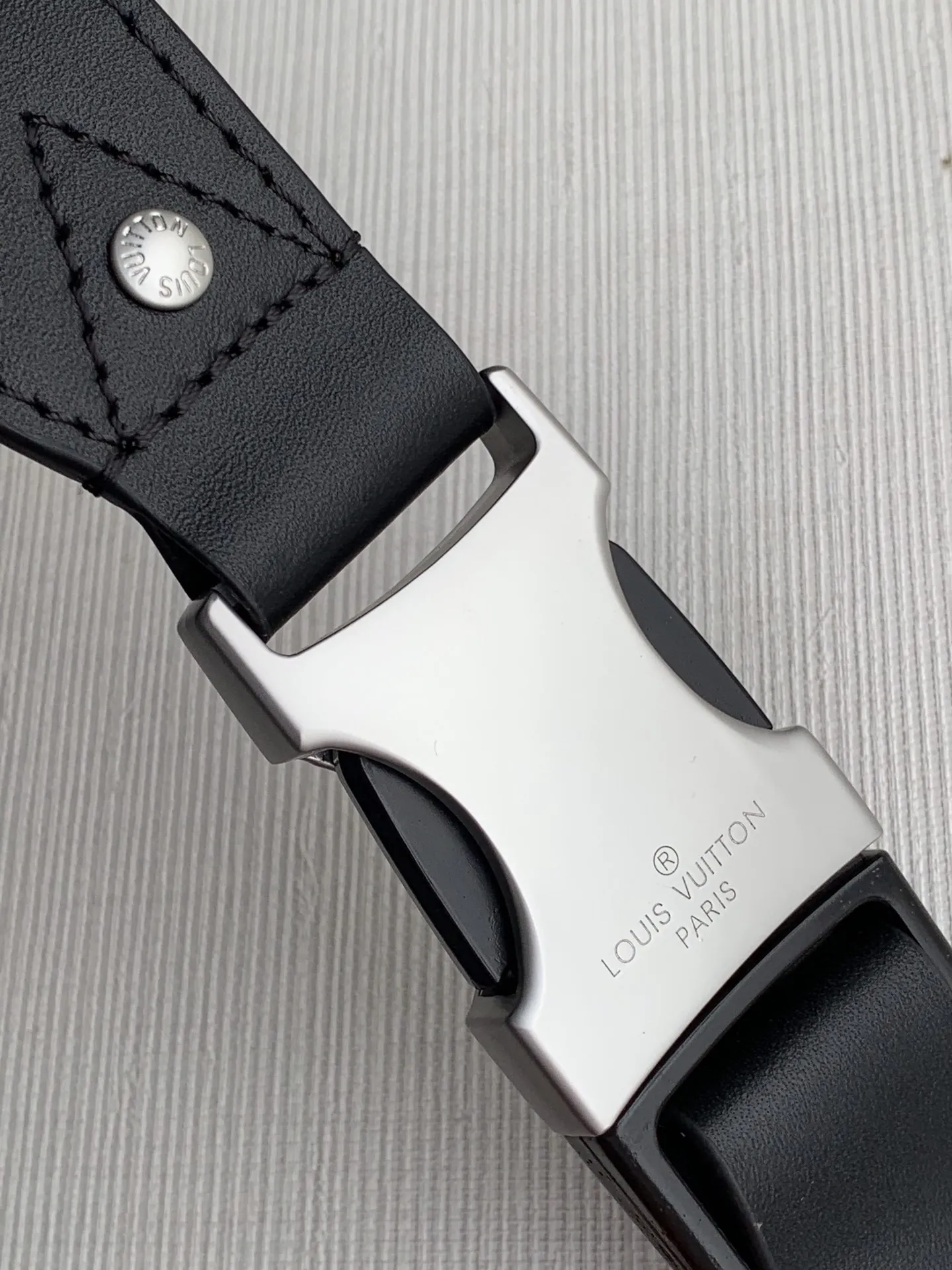 Louis Vuitton Campus ファニーパック ブラック ダミエ - 画像 (4)