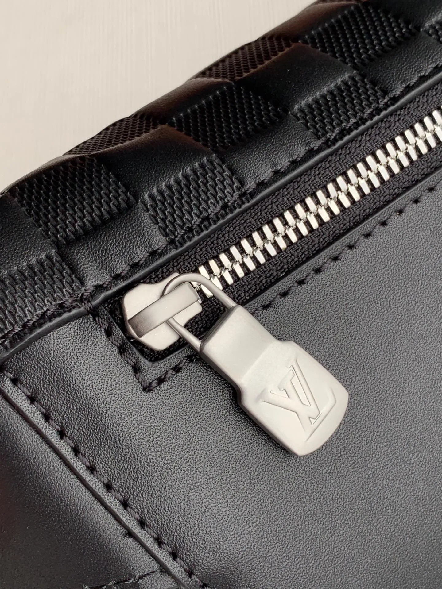 Louis Vuitton Campus ファニーパック ブラック ダミエ - 画像 (5)