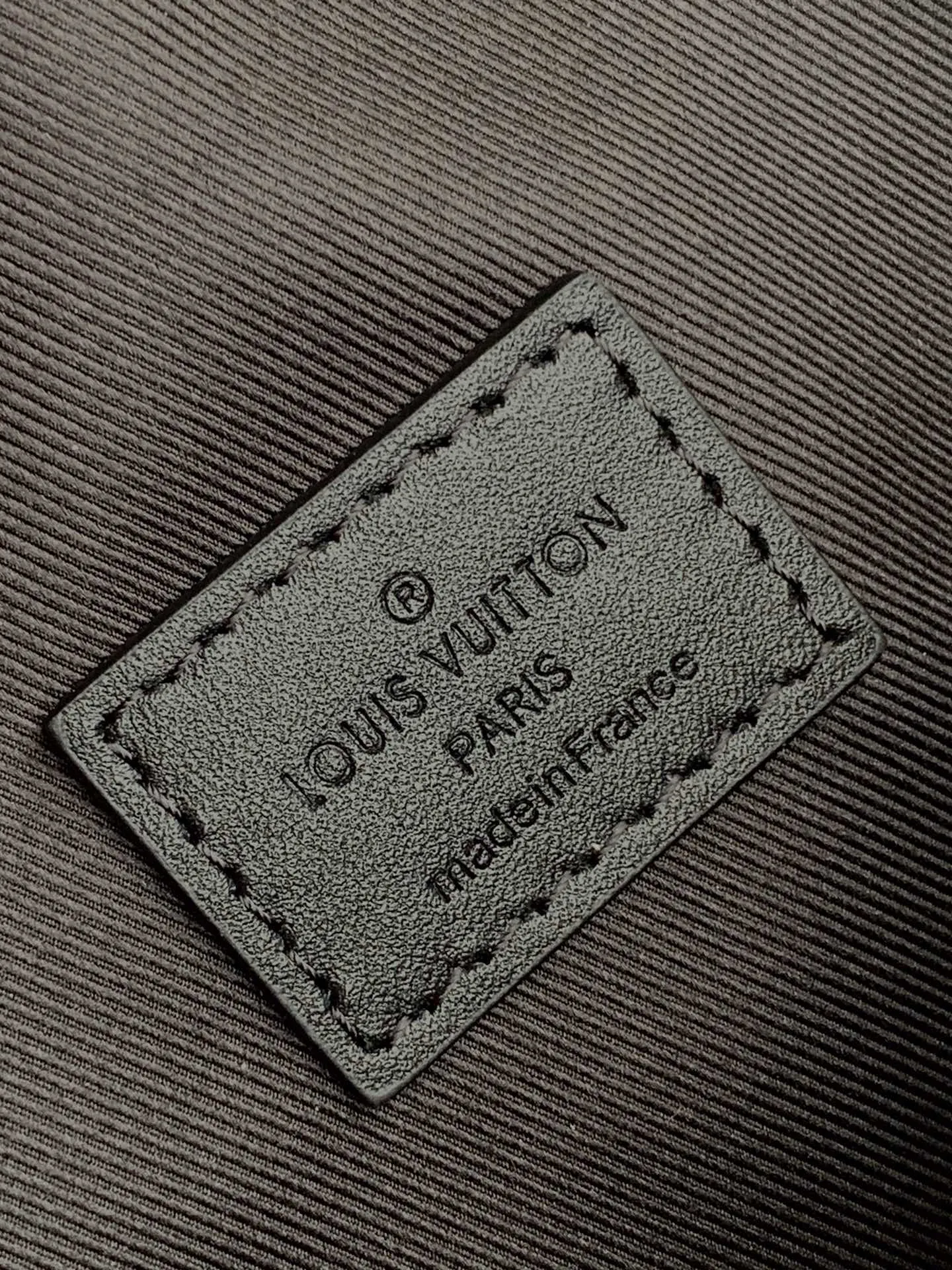 Louis Vuitton Campus ファニーパック ブラック ダミエ - 画像 (8)