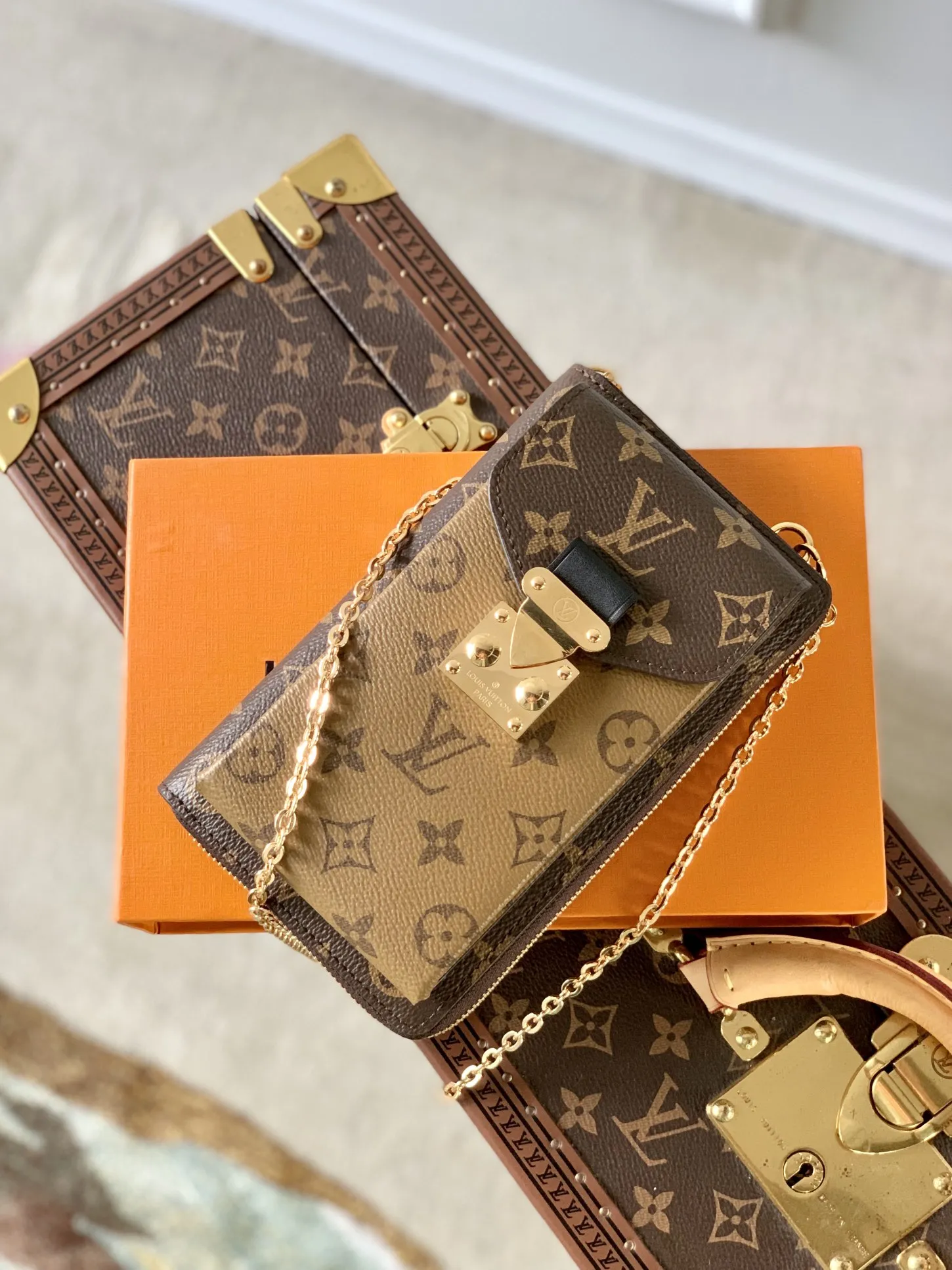 LOUIS VUITTON 黄色 ファニーパック TRUNK VERTICAL - 画像 (3)