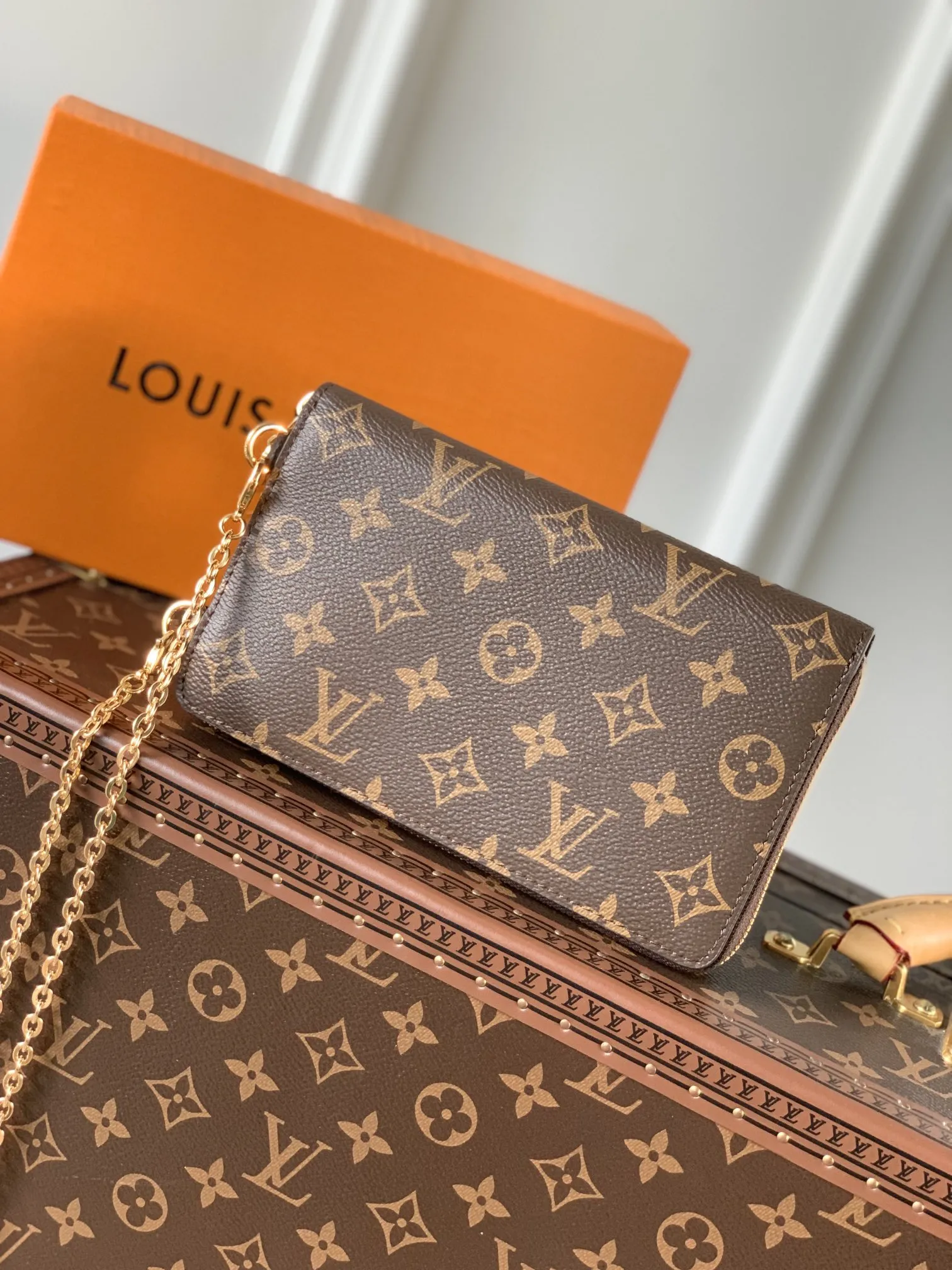 LOUIS VUITTON 黄色 ファニーパック TRUNK VERTICAL - 画像 (6)