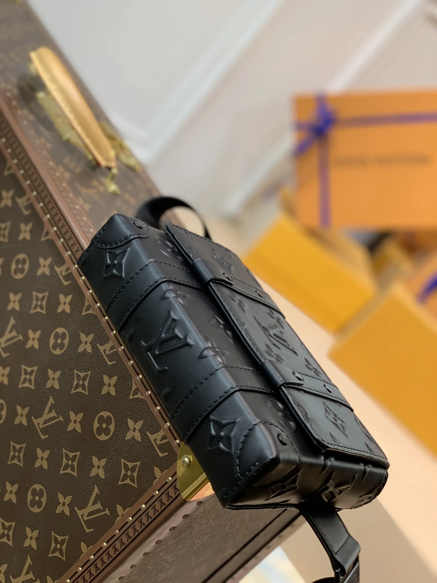 Louis Vuitton M57952 Trunk 黒 ファニーパック - 画像 (5)