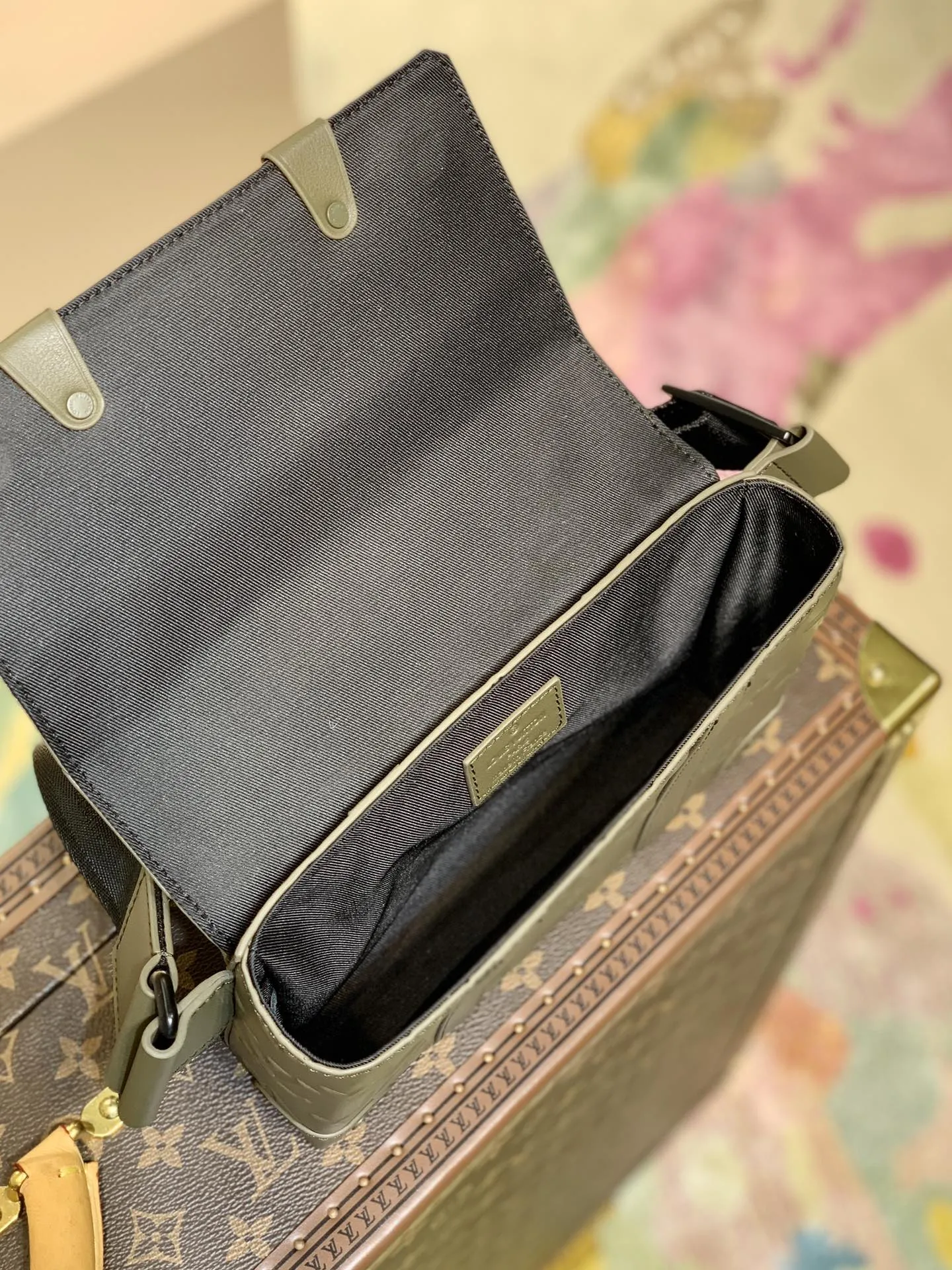 LOUIS VUITTON 緑色 Trunk ファニーパック - 画像 (9)