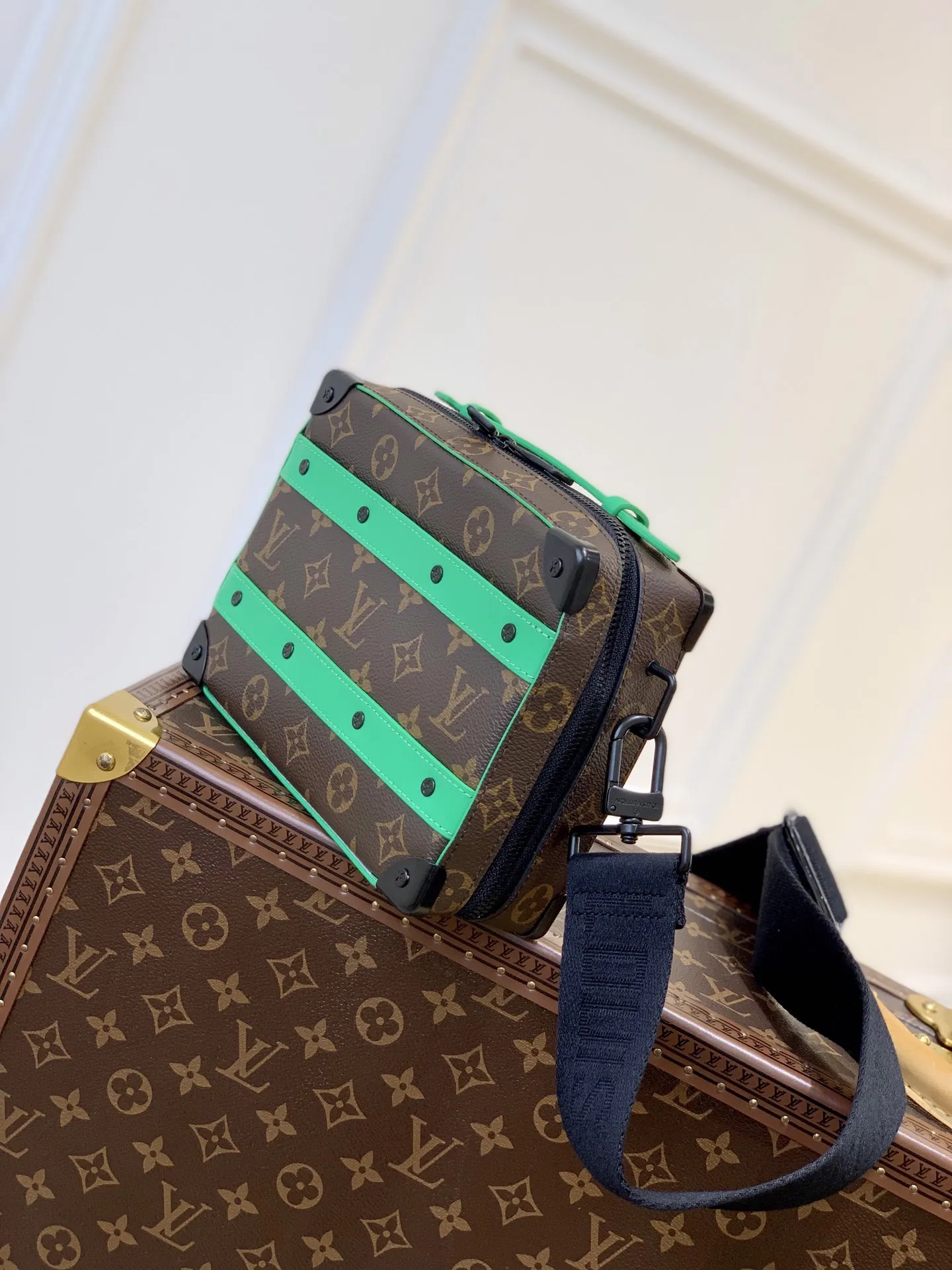 Louis Vuitton 緑色 ファニーパック スタイル - 画像 (4)