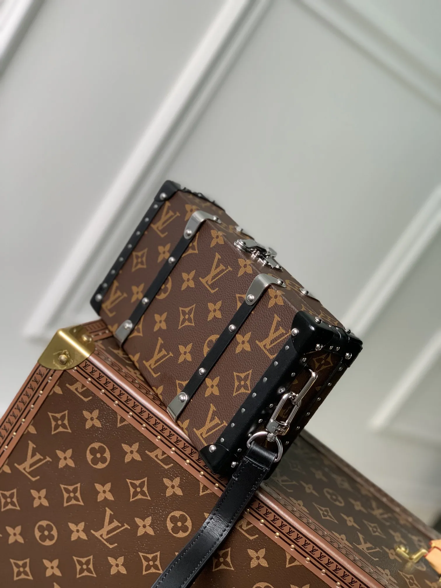 LOUIS VUITTON 茶色 Wallet Trunk ファニーパック - 画像 (4)