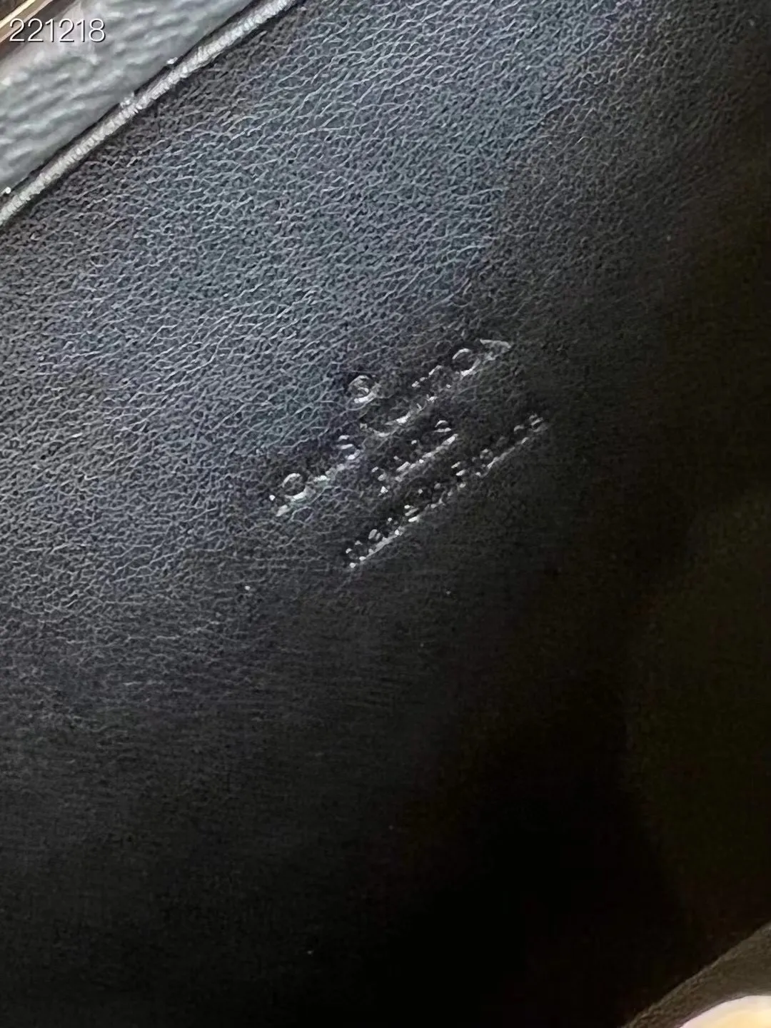 LOUIS VUITTON 黒花 Wallet Trunk ファニーパック - 画像 (10)