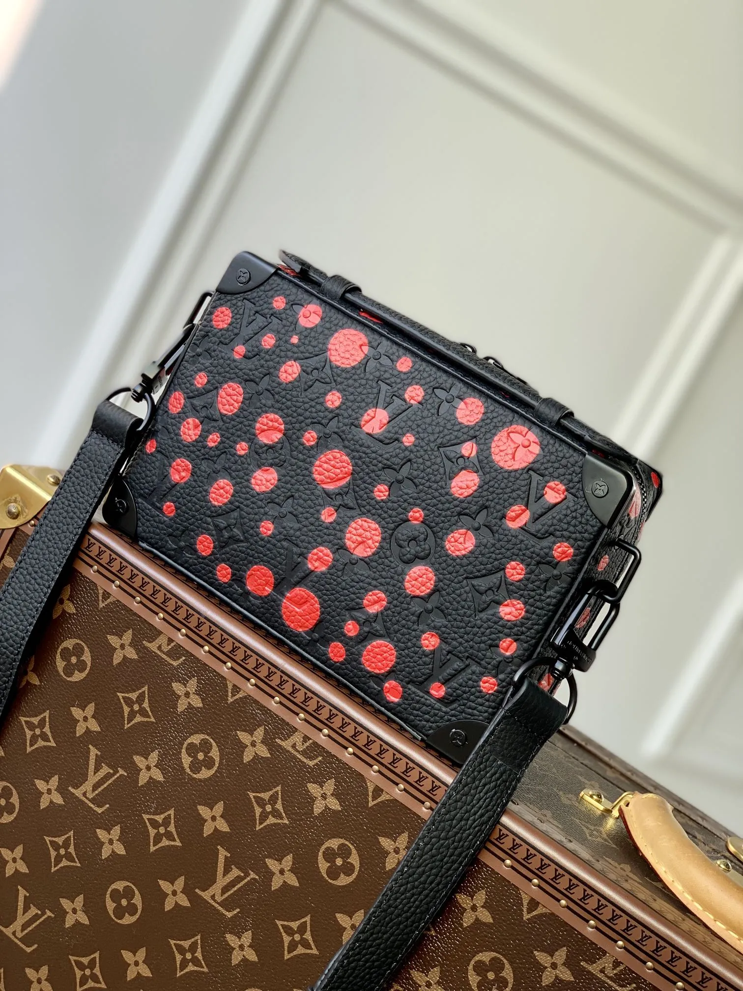 Louis Vuitton ハンドルソフトトランク レッドドット ボックス型 - 画像 (3)