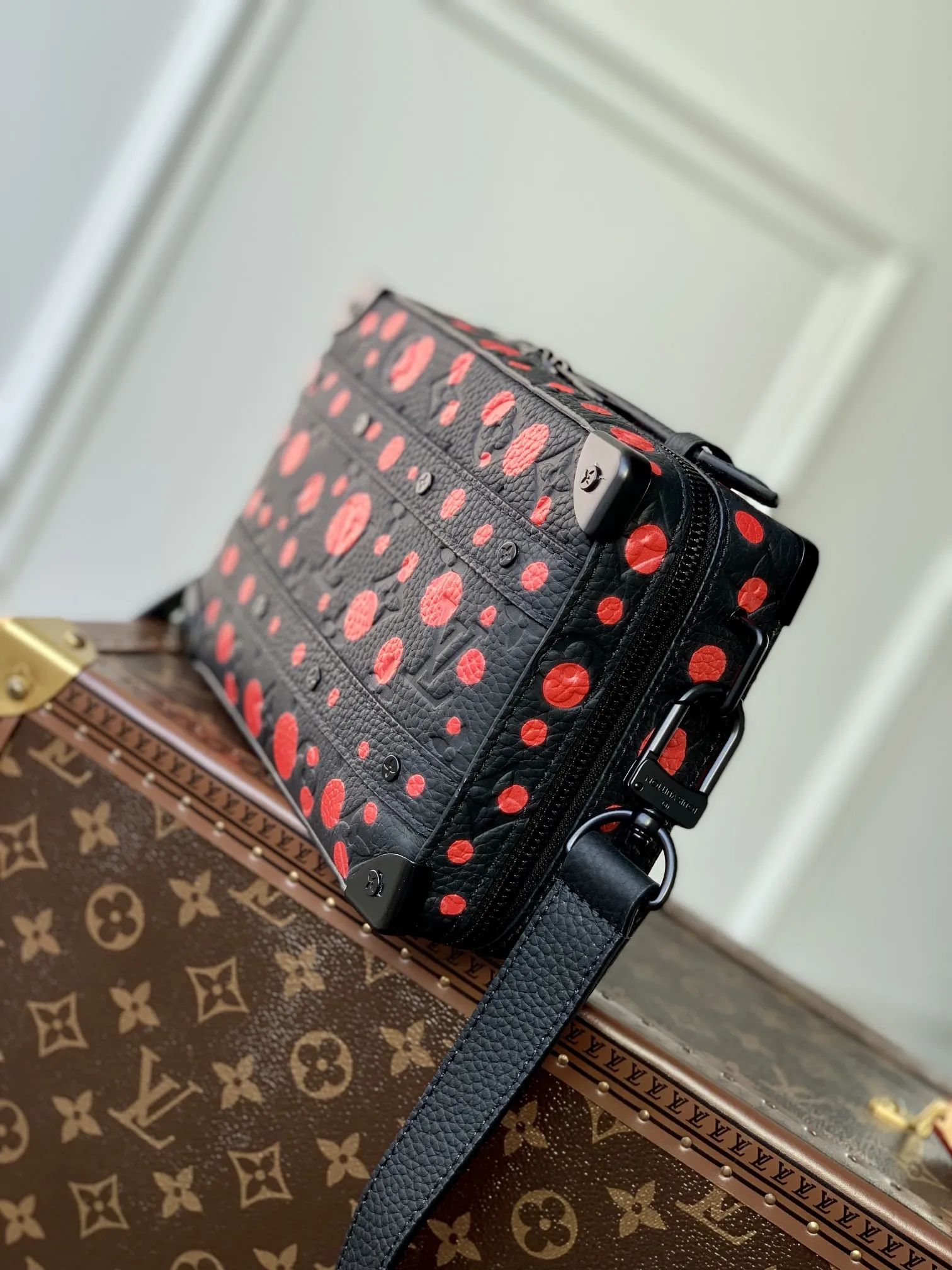 Louis Vuitton ハンドルソフトトランク レッドドット ボックス型 - 画像 (4)