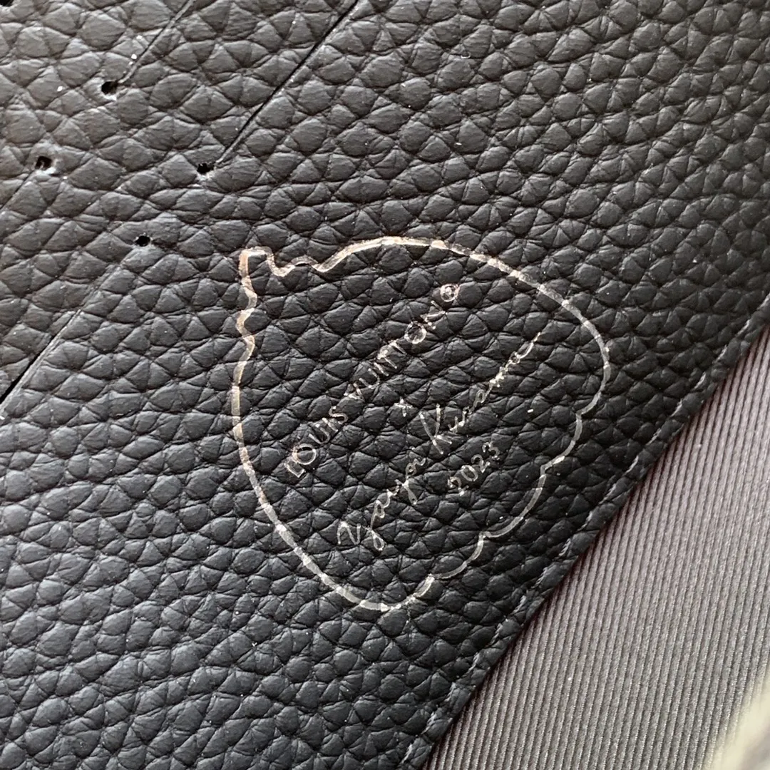 LOUIS VUITTON 黒赤ドットファニーパック - 画像 (9)