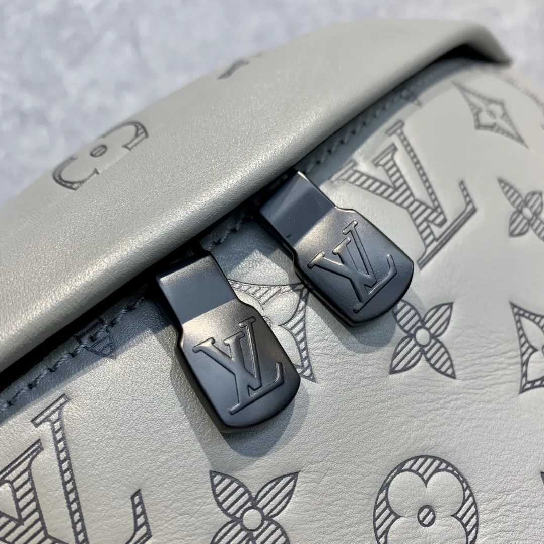 Louis Vuitton グレー ファニーパック M46108 - 画像 (5)