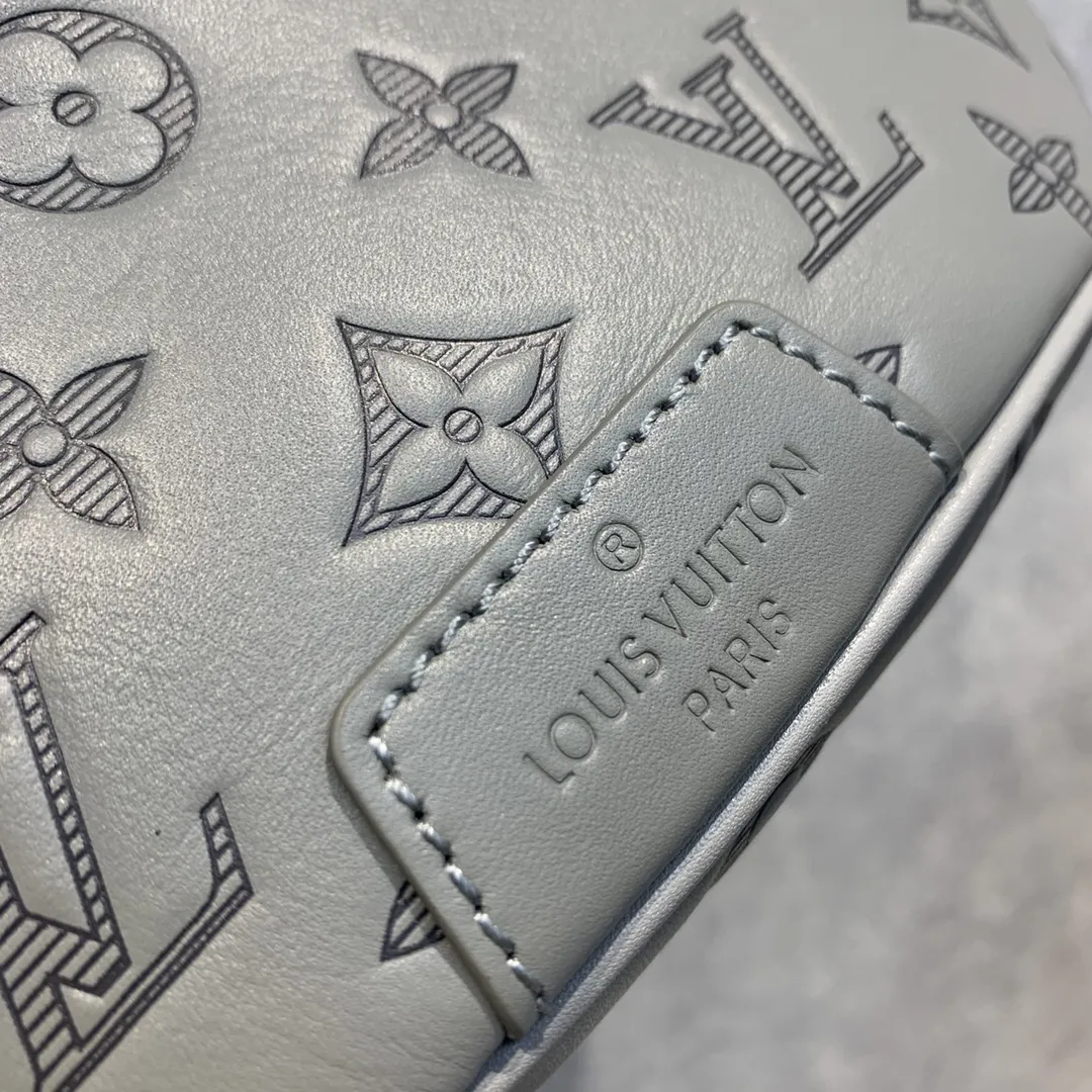 Louis Vuitton グレー ファニーパック M46108 - 画像 (6)