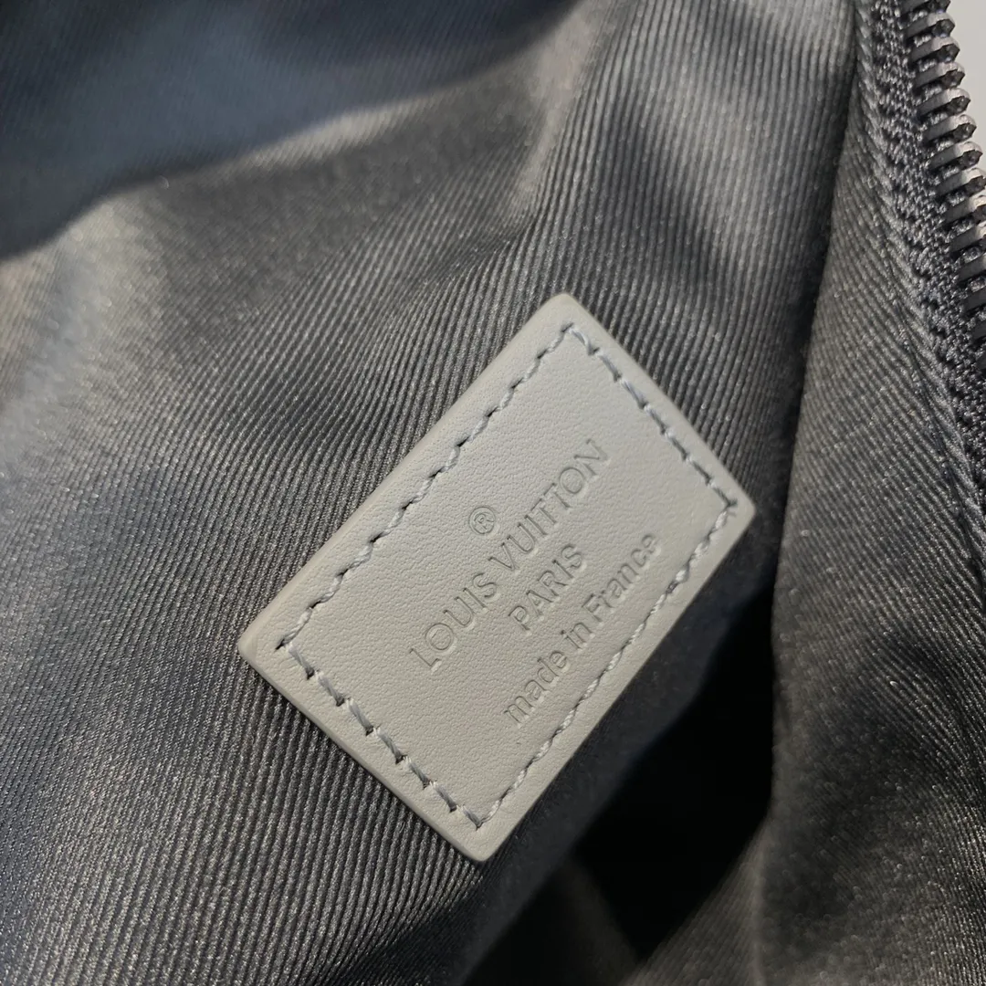 Louis Vuitton グレー ファニーパック M46108 - 画像 (9)