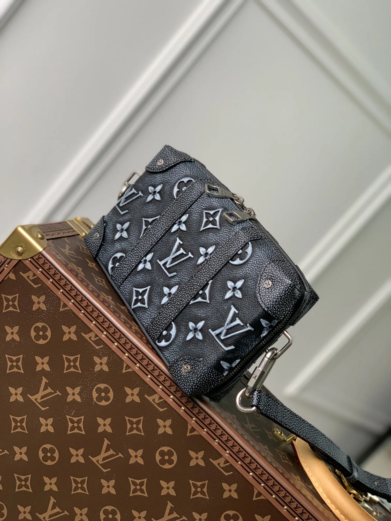 Louis Vuitton Mini Soft Trunk ブラック ファニーパック - 画像 (4)