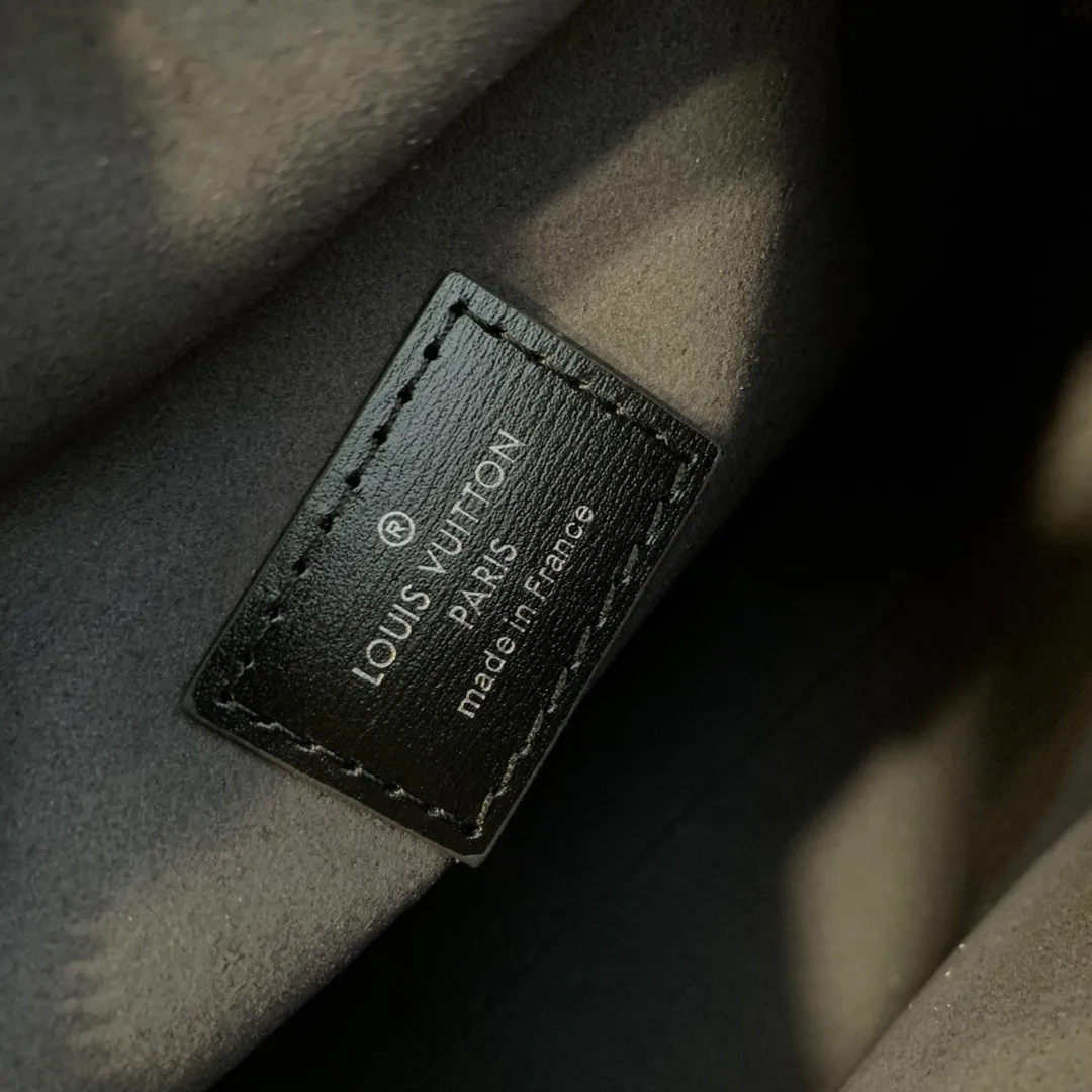 ルイヴィトン ブラック モノグラム ファニーパック - 画像 (10)