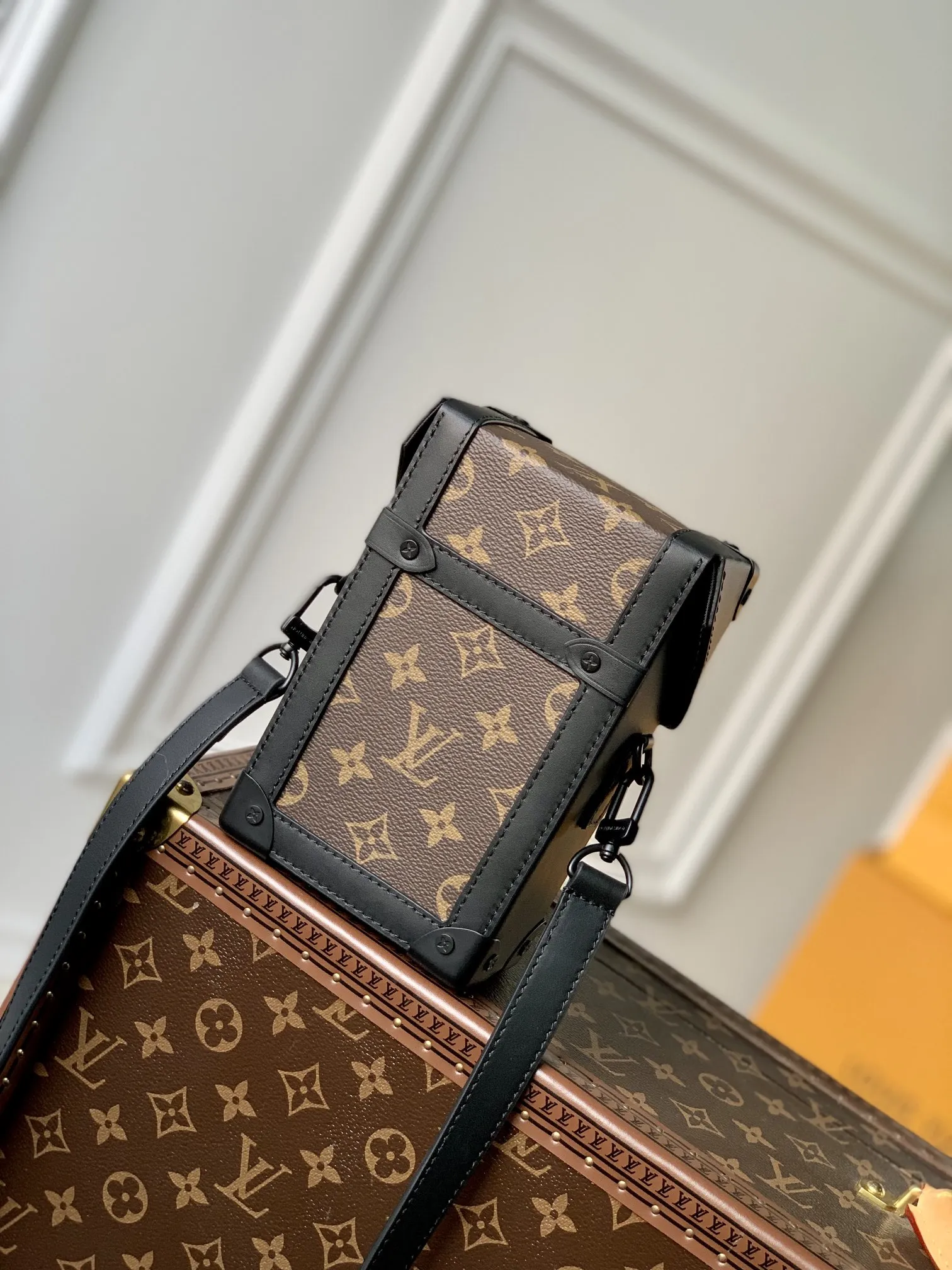 Louis Vuitton モノグラムエクリプス ファニーパック - 画像 (4)