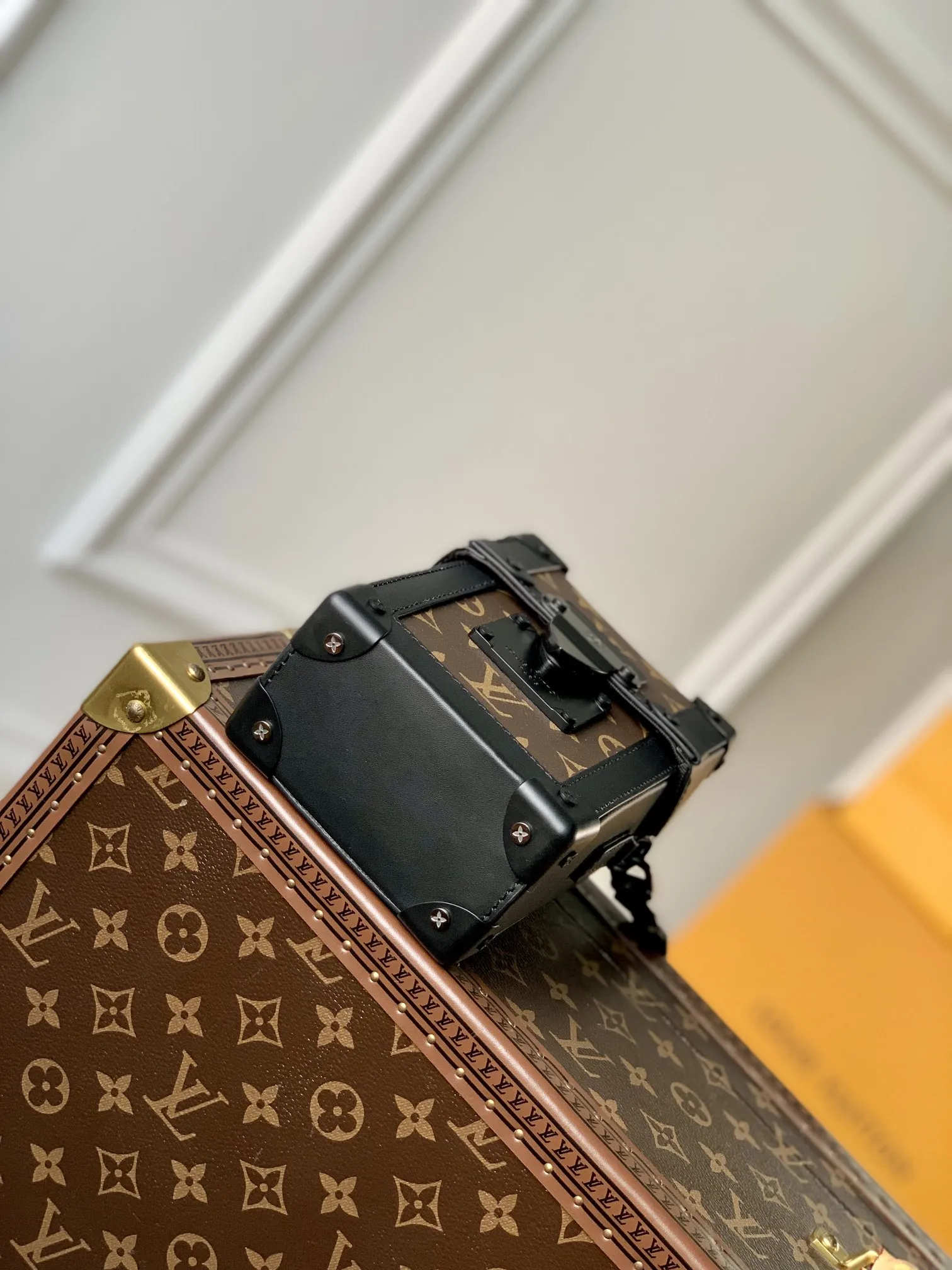 Louis Vuitton モノグラムエクリプス ファニーパック - 画像 (5)