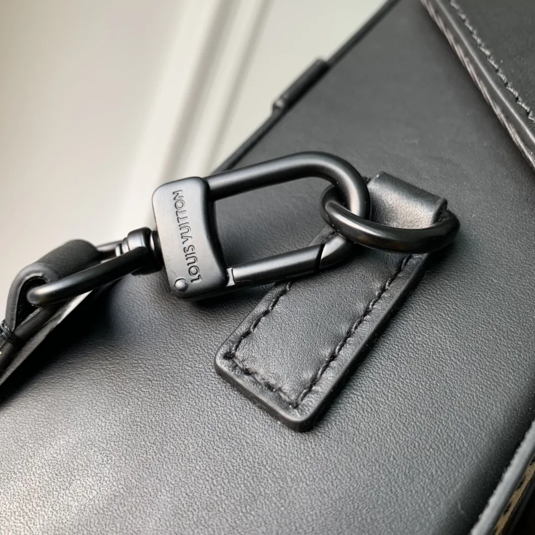 Louis Vuitton モノグラムエクリプス ファニーパック - 画像 (8)