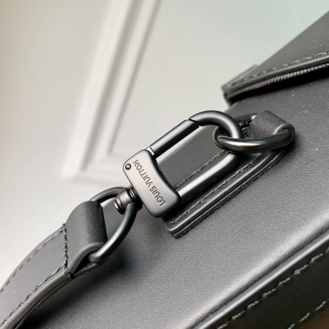 Louis Vuitton モノグラムエクリプス ファニーパック - 画像 (9)