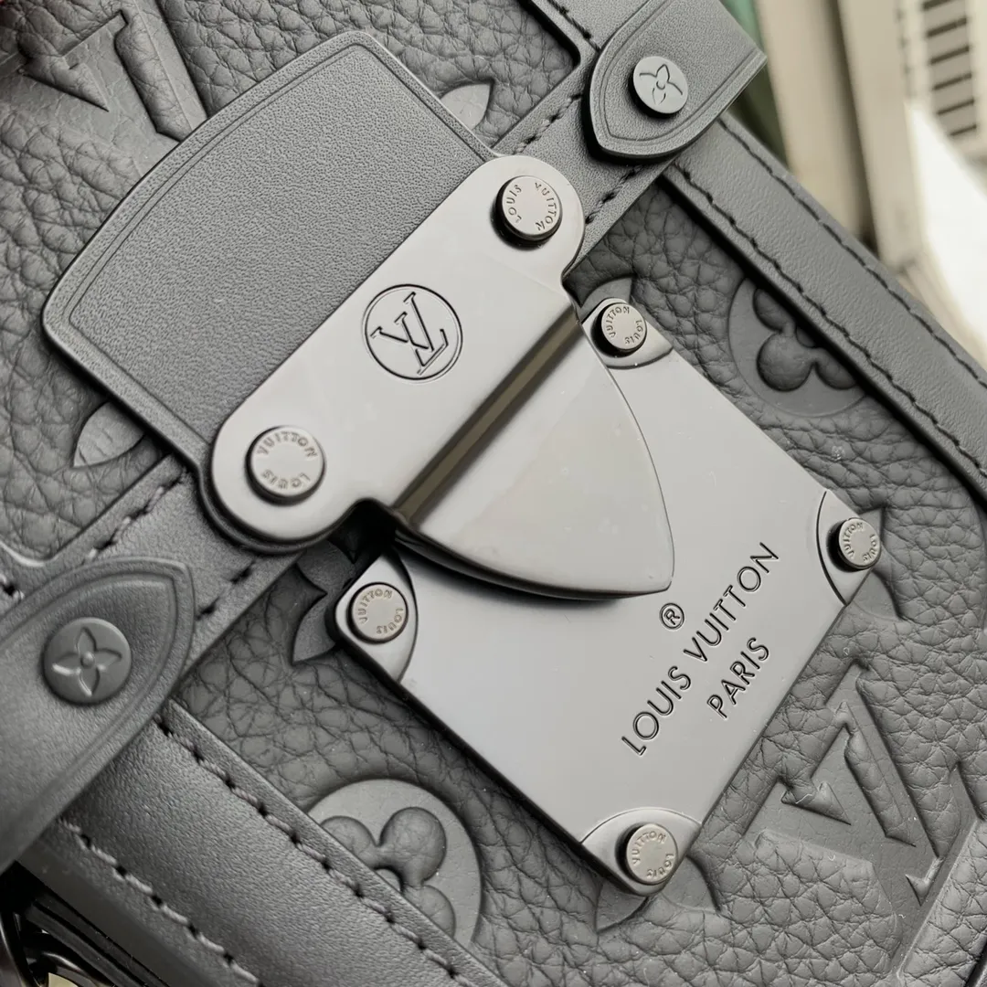 Louis Vuitton 黒 Vertical Trunk ファニーパック - 画像 (6)