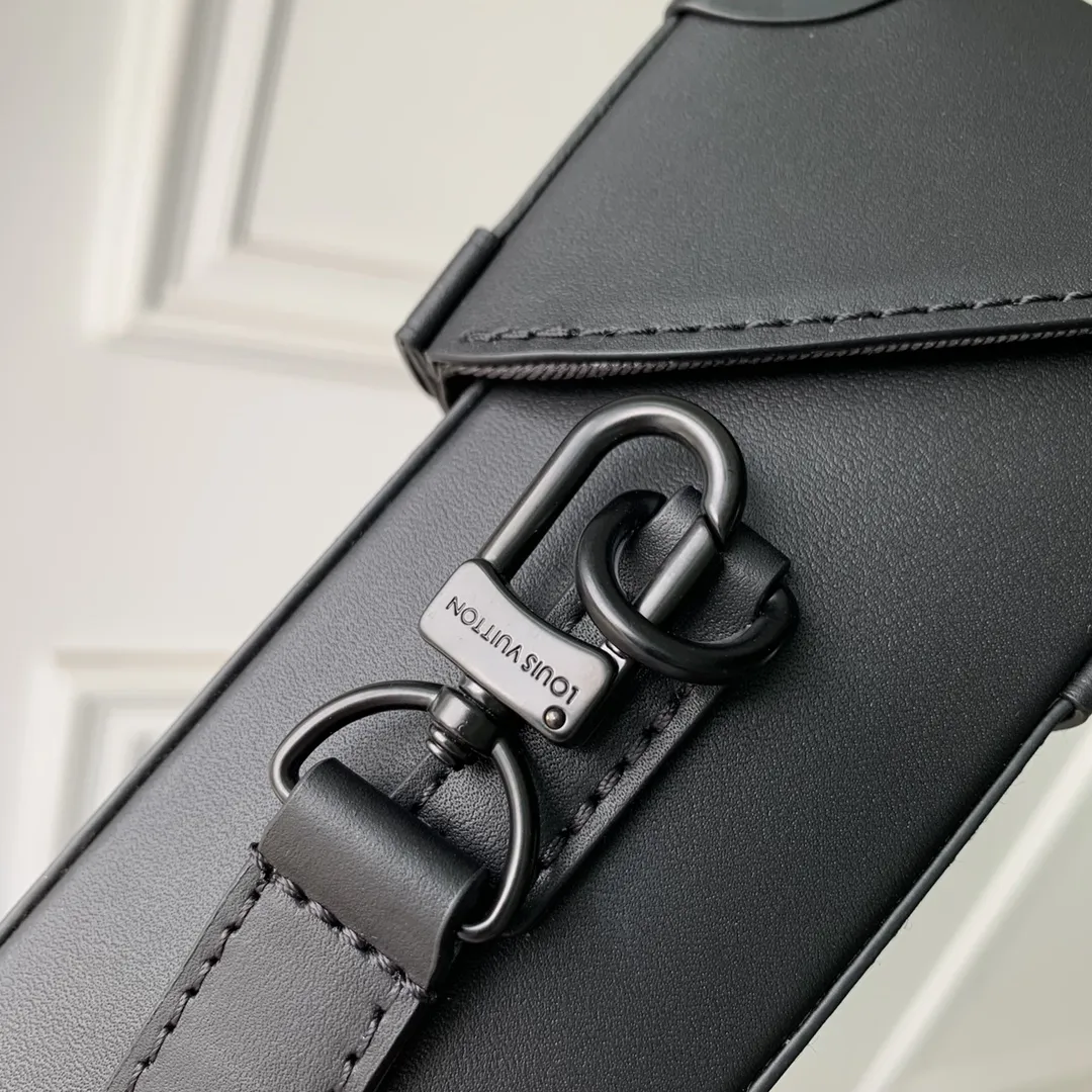 Louis Vuitton 黒 Vertical Trunk ファニーパック - 画像 (7)