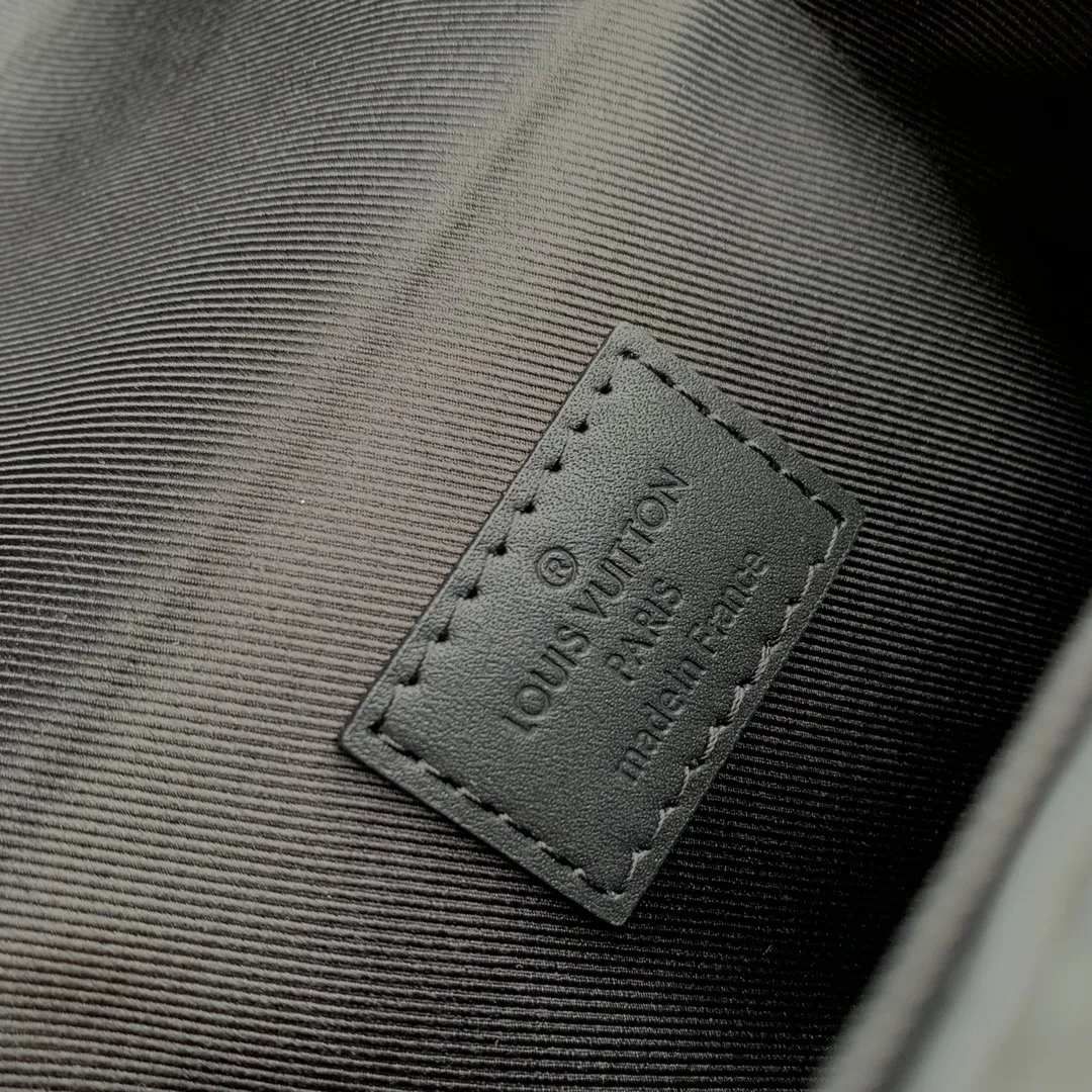 Louis Vuitton 黒 Vertical Trunk ファニーパック - 画像 (10)