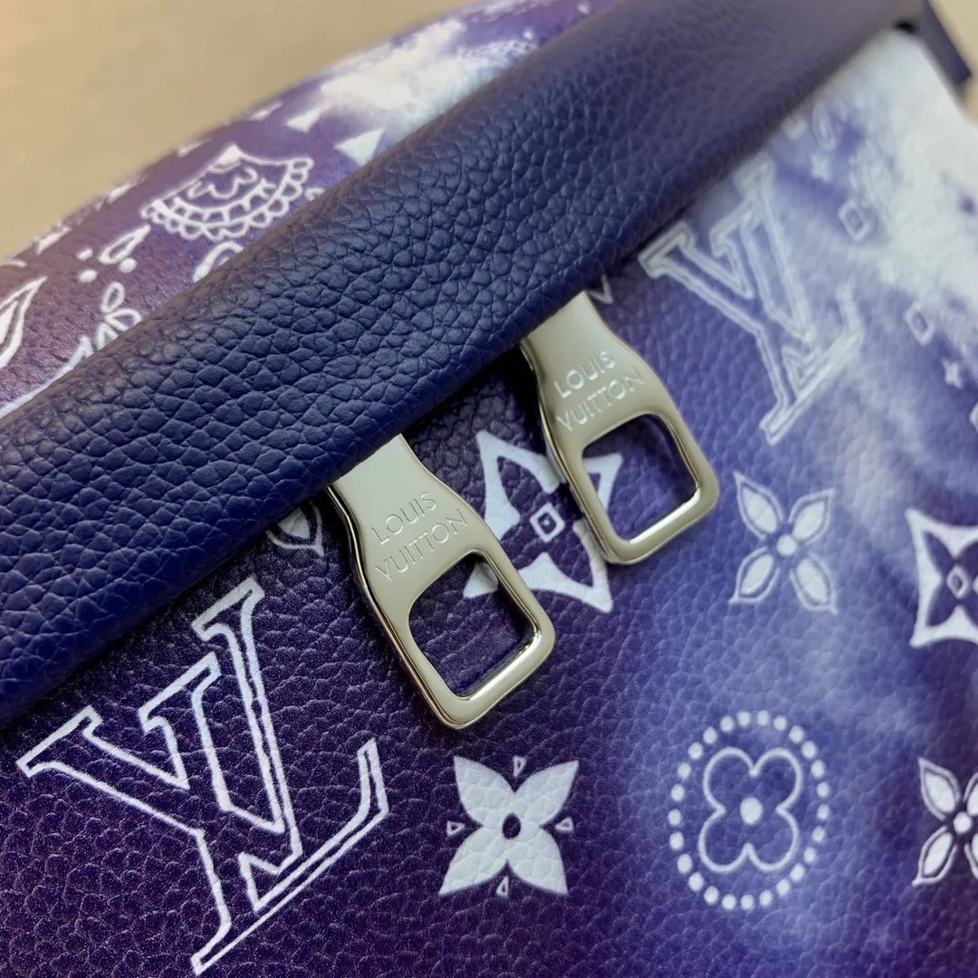 Louis Vuitton Discovery 星空の青 ファニーパックバンダナ柄 - 画像 (5)