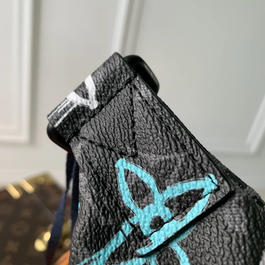 Louis Vuitton ブルー ファニーパック Monogram Eclipse - 画像 (8)