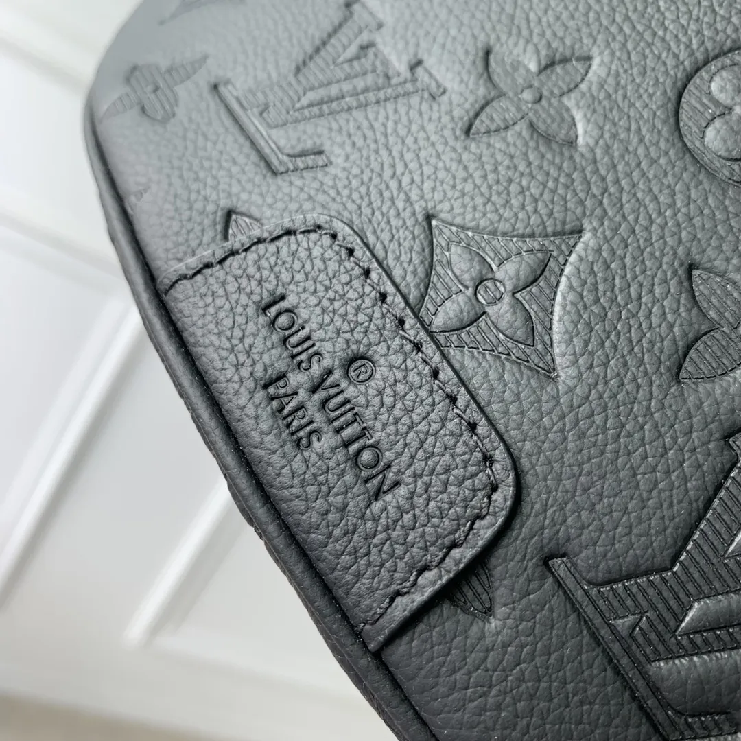 Louis Vuitton Discovery ファニーパック ブラック Monogram Shadow - 画像 (7)